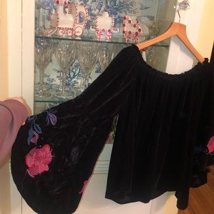 Velvet bell sleeve blouse with floral embroidery
